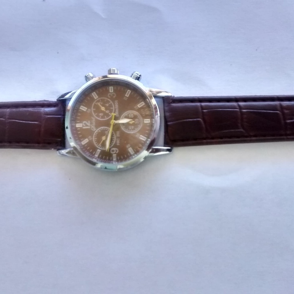 Men watch - Picture 2 of 2